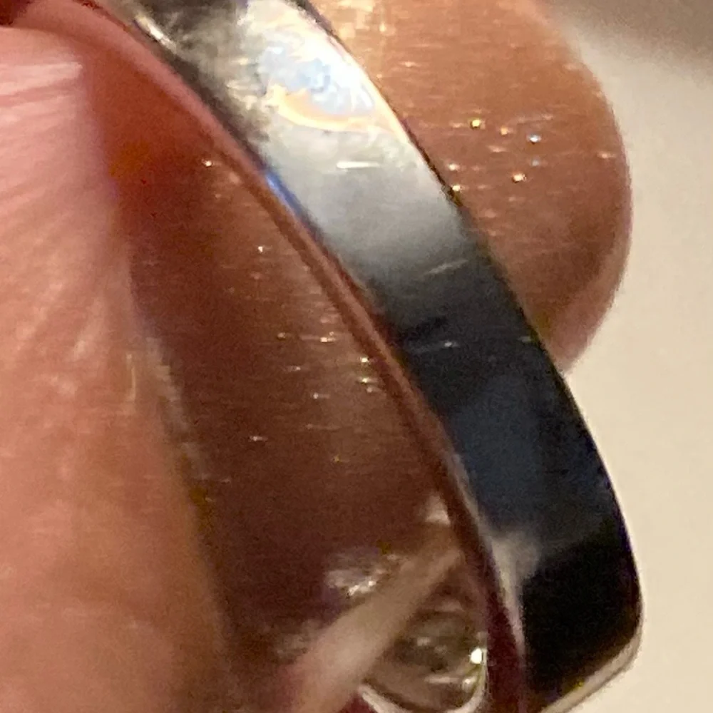 Beautiful Silver Lia Sophia ring with green stone - Picture 3 of 4